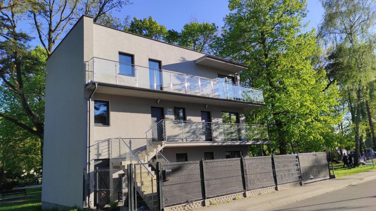 Domek W Parku Hel Eksteriør bilde